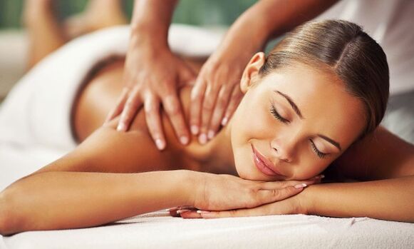 Massage draagt ​​bij aan de effectieve behandeling van osteochondrose van de lumbale wervelkolom